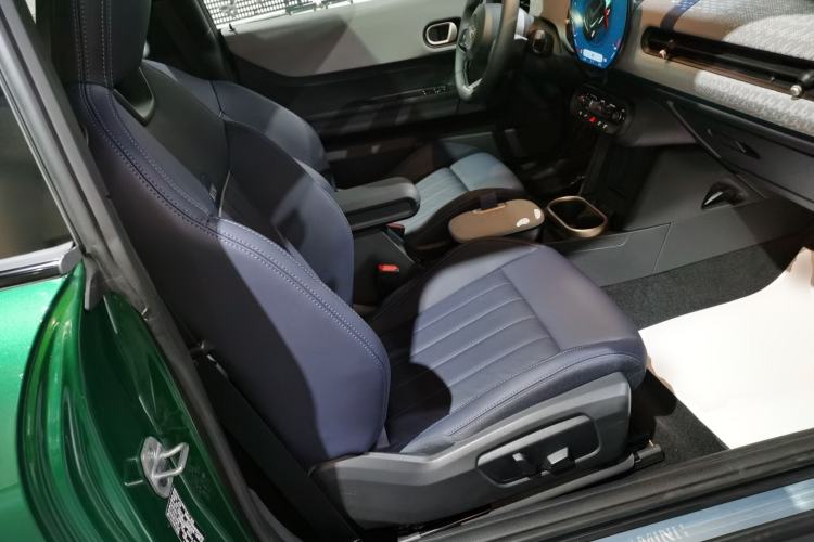 Used MINI 2025 2.0T COOPER S Artist Right Front Seat