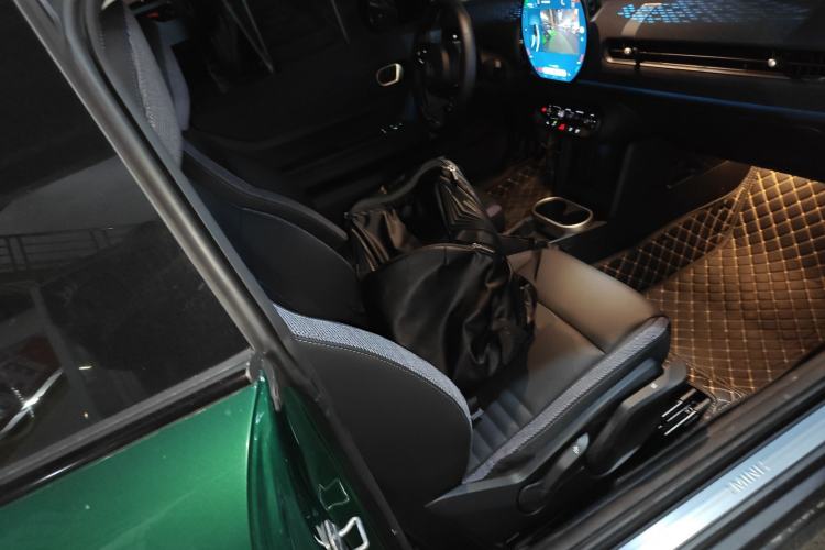 Used MINI 2025 1.5T COOPER Classic Edition Right Front Seat