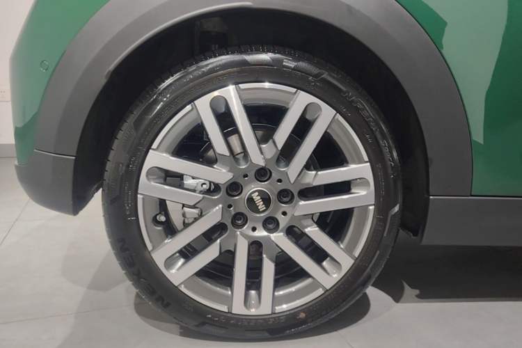 Used MINI 2025 1.5T COOPER Classic Edition Right Rear Wheel Hub