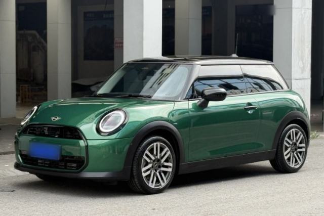 Used MINI 2025 1.5T COOPER Classic Edition