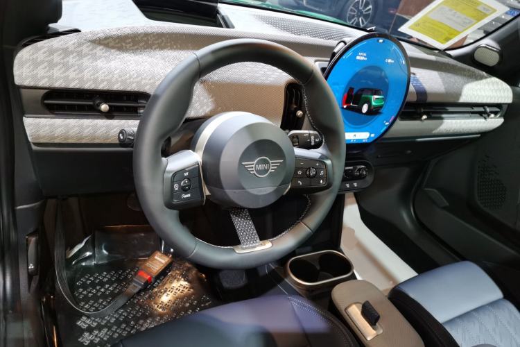 Used MINI 2025 2.0T COOPER S Artist Steering Wheel