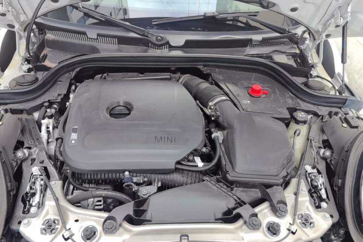 Used MINI 2025 2.0T COOPER S Artist Engine Bay
