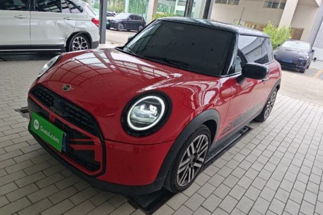 Used MINI 2025 1.5T COOPER Classic Edition