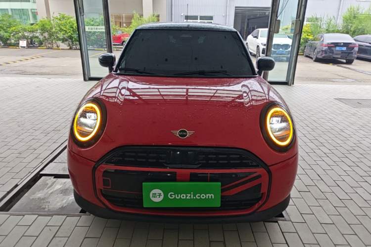 Used MINI 2025 1.5T COOPER Classic Edition Front