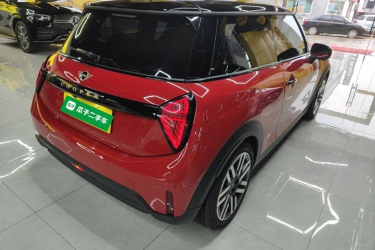Used MINI 2025 1.5T COOPER Classic Edition Rear Right 45 Deg