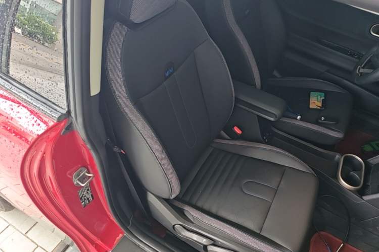 Used MINI 2025 1.5T COOPER Classic Edition Right Front Seat
