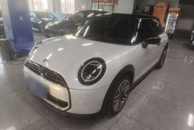 Used MINI 2025 1.5T COOPER Classic Edition
