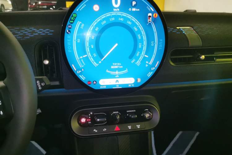 Used MINI 2025 1.5T COOPER Classic Edition Five-Door Version Audio And AC Panel