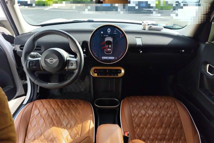 Used MINI 2025 1.5T COOPER Classic Edition Five-Door Version Center Console