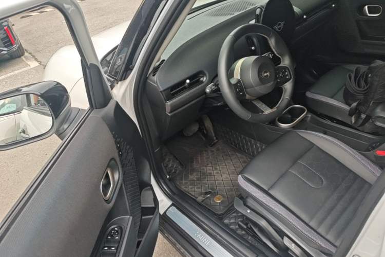 Used MINI 2025 1.5T COOPER Classic Edition Five-Door Version Driver Seat