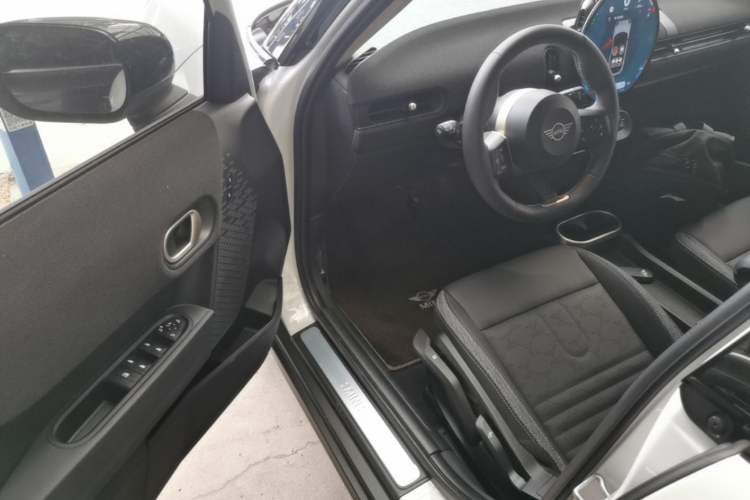Used MINI 2025 1.5T COOPER Classic Edition Five-Door Version Driver Seat