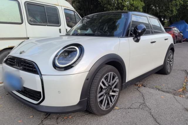 Used MINI 2025 1.5T COOPER Classic Edition Five-Door Version