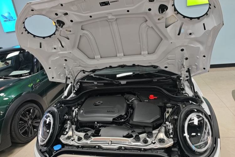 Used MINI 2025 2.0T COOPER S Artist Engine Bay