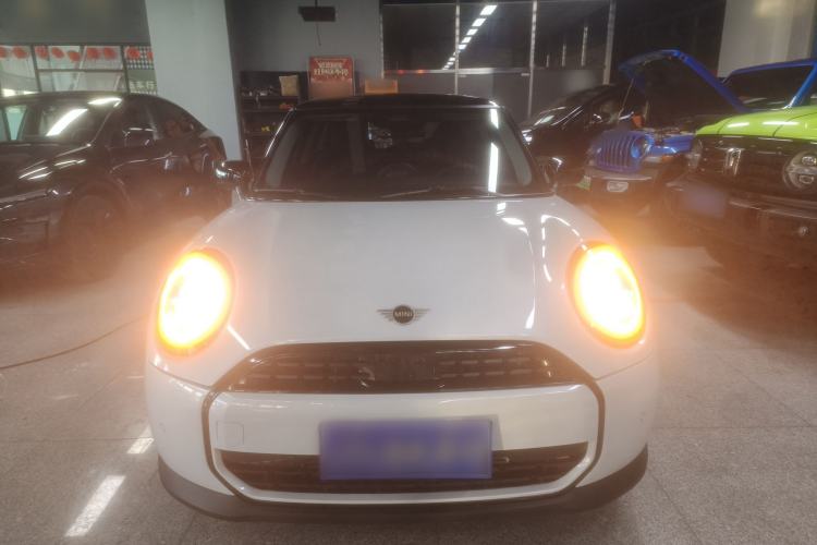 Used MINI 2025 1.5T COOPER Classic Edition Exterior 1