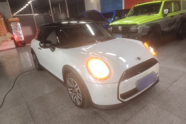 Used MINI 2025 1.5T COOPER Classic Edition Exterior 2