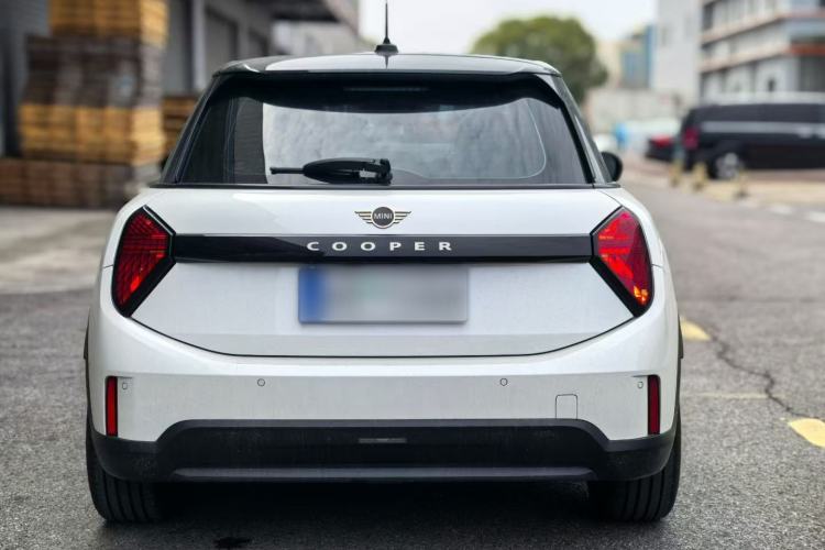 Used MINI 2025 1.5T COOPER Classic Edition Five-Door Version Exterior 4