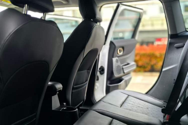 Used MINI 2025 1.5T COOPER Classic Edition Five-Door Version Exterior 5