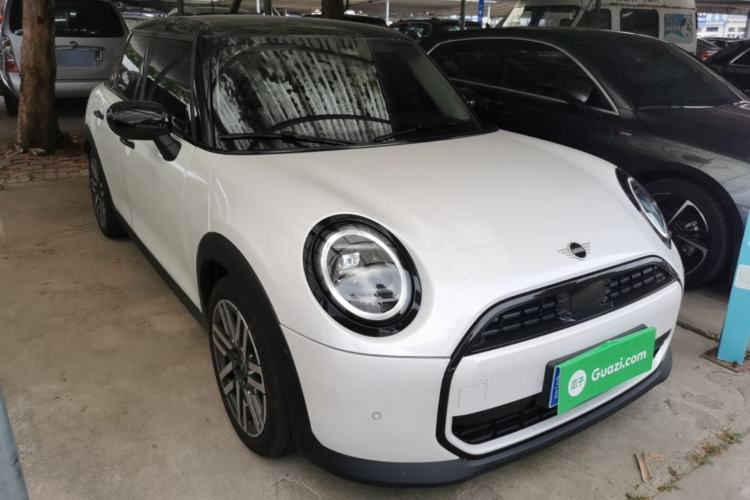 Used MINI 2025 1.5T COOPER Classic Edition Five-Door Version Front Right 45 Deg