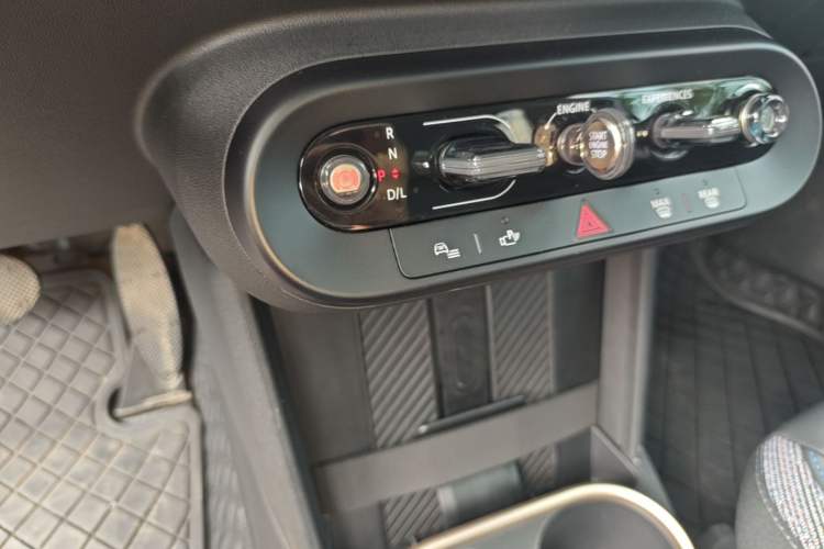 Used MINI 2025 1.5T COOPER Classic Edition Five-Door Version Gear Lever