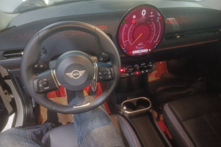 Used MINI 2025 1.5T COOPER Classic Edition Interior 2