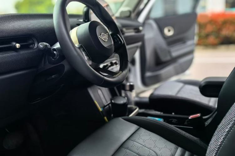 Used MINI 2025 1.5T COOPER Classic Edition Five-Door Version Interior 2