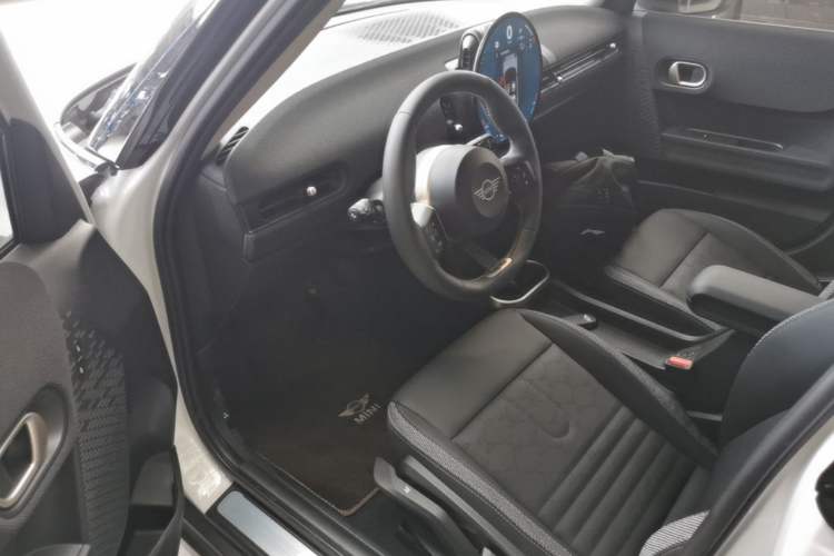 Used MINI 2025 1.5T COOPER Classic Edition Five-Door Version Left Front Seat
