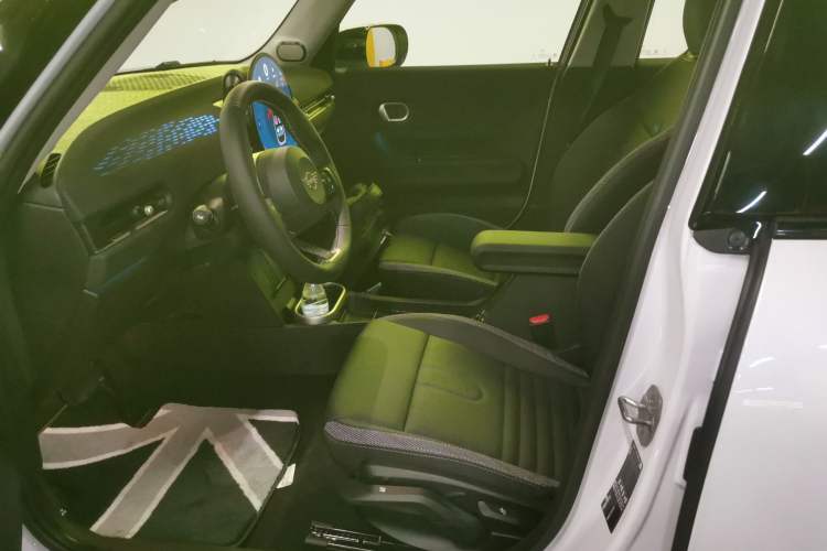 Used MINI 2025 1.5T COOPER Classic Edition Five-Door Version Left Front Seat