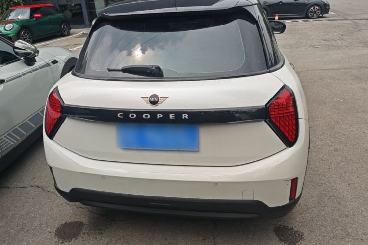 Used MINI 2025 1.5T COOPER Classic Edition Five-Door Version Rear