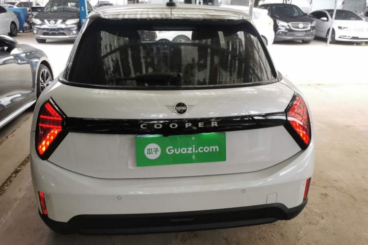 Used MINI 2025 1.5T COOPER Classic Edition Five-Door Version Rear