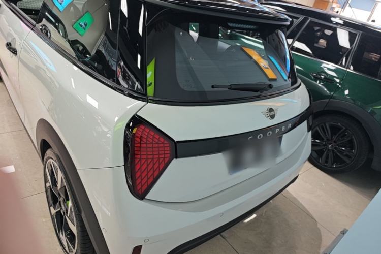 Used MINI 2025 2.0T COOPER S Artist Rear