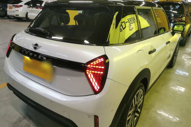 Used MINI 2025 1.5T COOPER Classic Edition Five-Door Version Rear Right 45 Deg