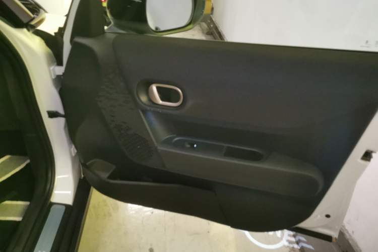 Used MINI 2025 1.5T COOPER Classic Edition Five-Door Version Right Front Door Interior