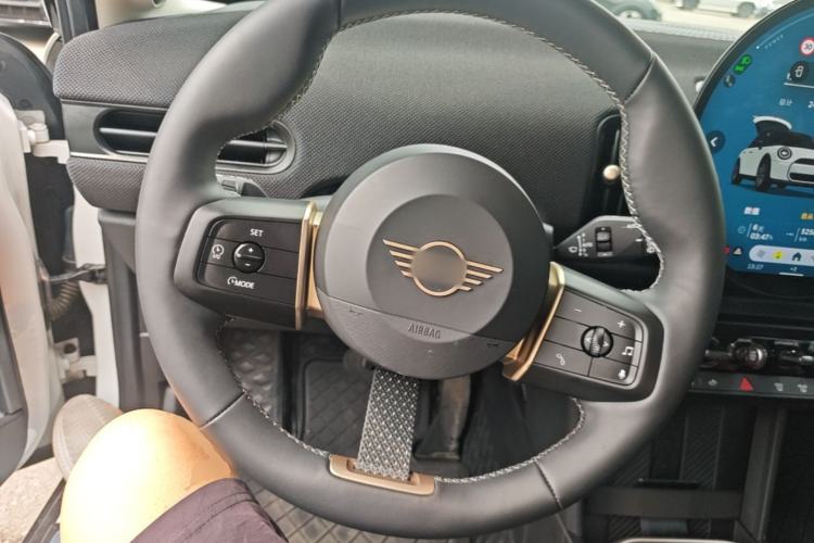 Used MINI 2025 1.5T COOPER Classic Edition Five-Door Version Steering Wheel