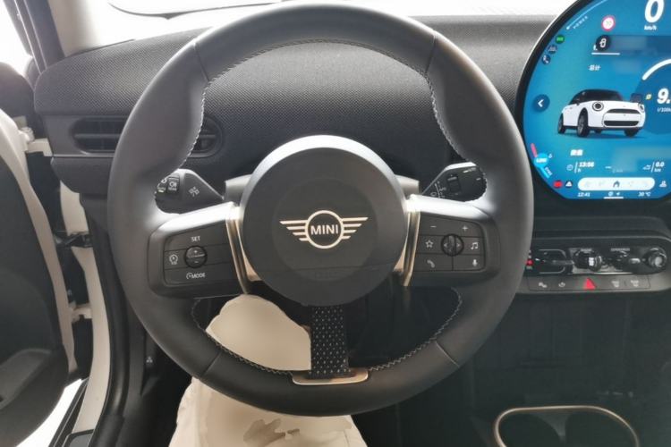 Used MINI 2025 1.5T COOPER Classic Edition Five-Door Version Steering Wheel