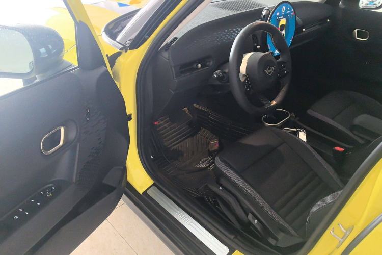Used MINI 2025 1.5T COOPER Classic Edition Five-Door Version Driver Seat