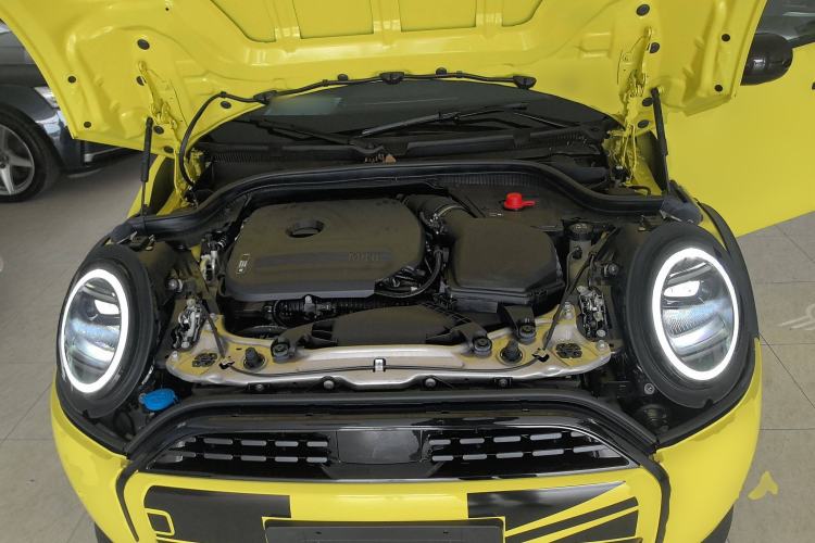 Used MINI 2025 1.5T COOPER Classic Edition Five-Door Version Engine Bay