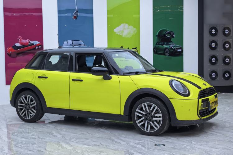 Used MINI 2025 1.5T COOPER Classic Edition Five-Door Version Exterior 3