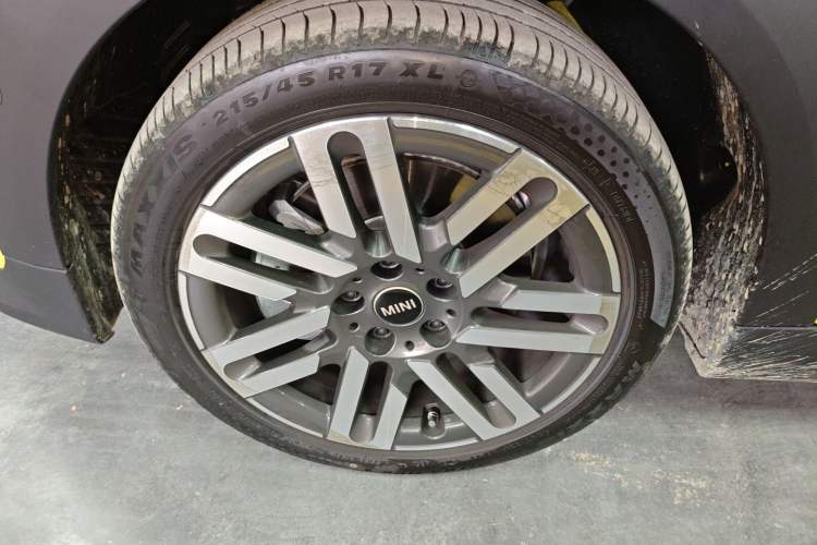 Used MINI 2025 1.5T COOPER Classic Edition Exterior 4