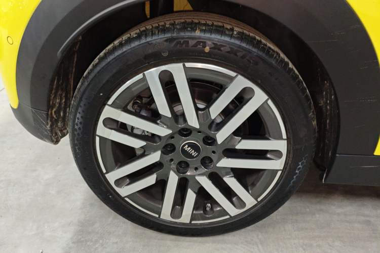 Used MINI 2025 1.5T COOPER Classic Edition Exterior 5