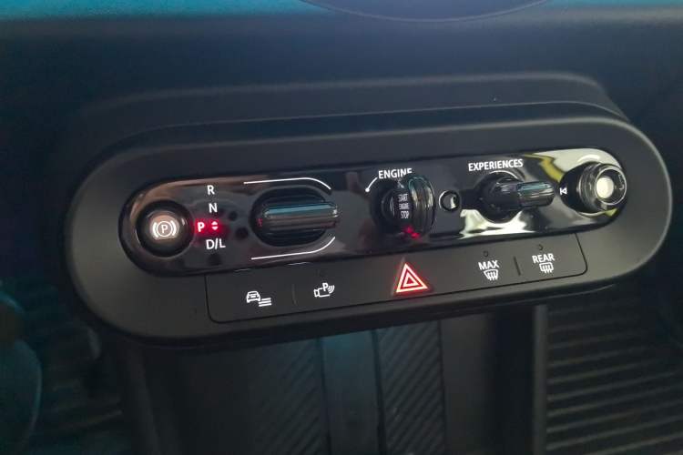 Used MINI 2025 1.5T COOPER Classic Edition Five-Door Version Gear Lever