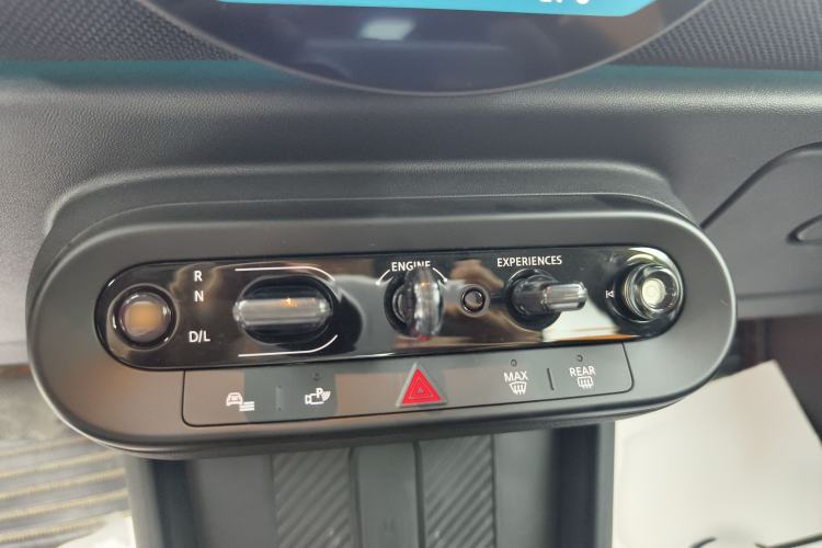 Used MINI 2025 1.5T COOPER Classic Edition Five-Door Version Gear Lever