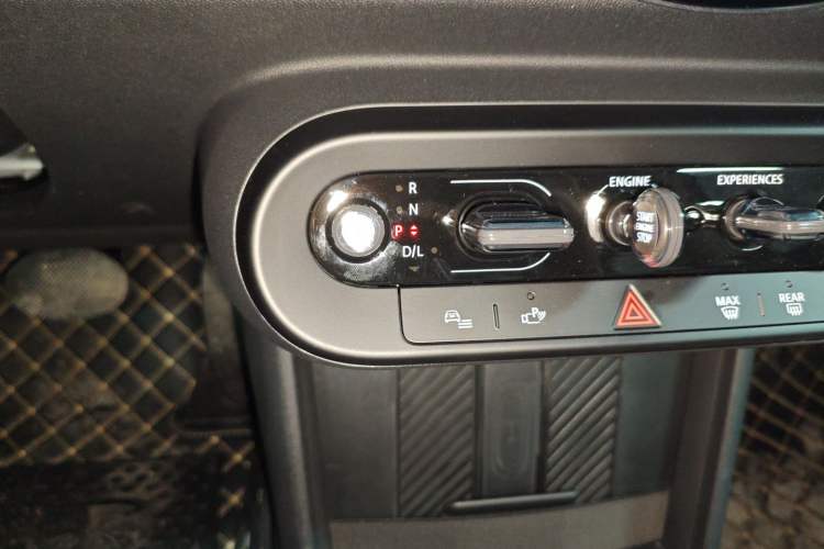 Used MINI 2025 1.5T COOPER Classic Edition Gear Lever