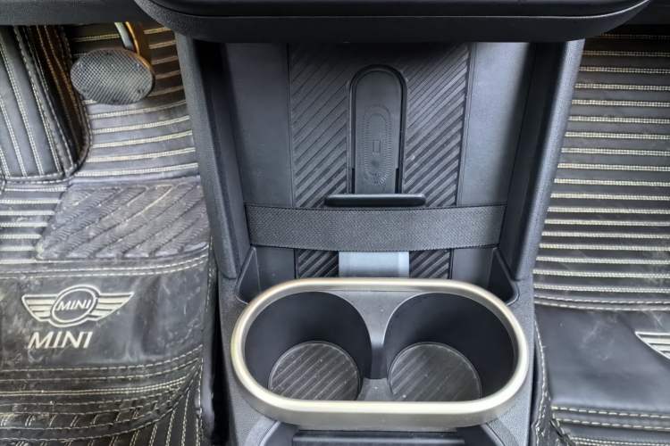 Used MINI 2025 1.5T COOPER Classic Edition Five-Door Version Interior 4
