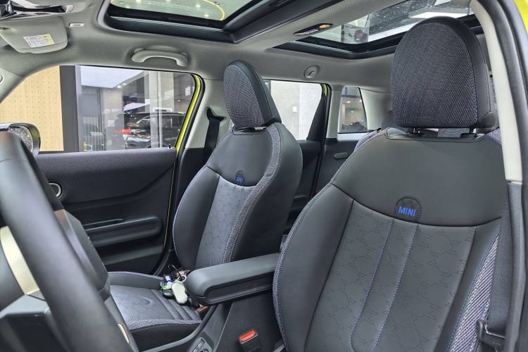 Used MINI 2025 1.5T COOPER Classic Edition Five-Door Version Interior 8