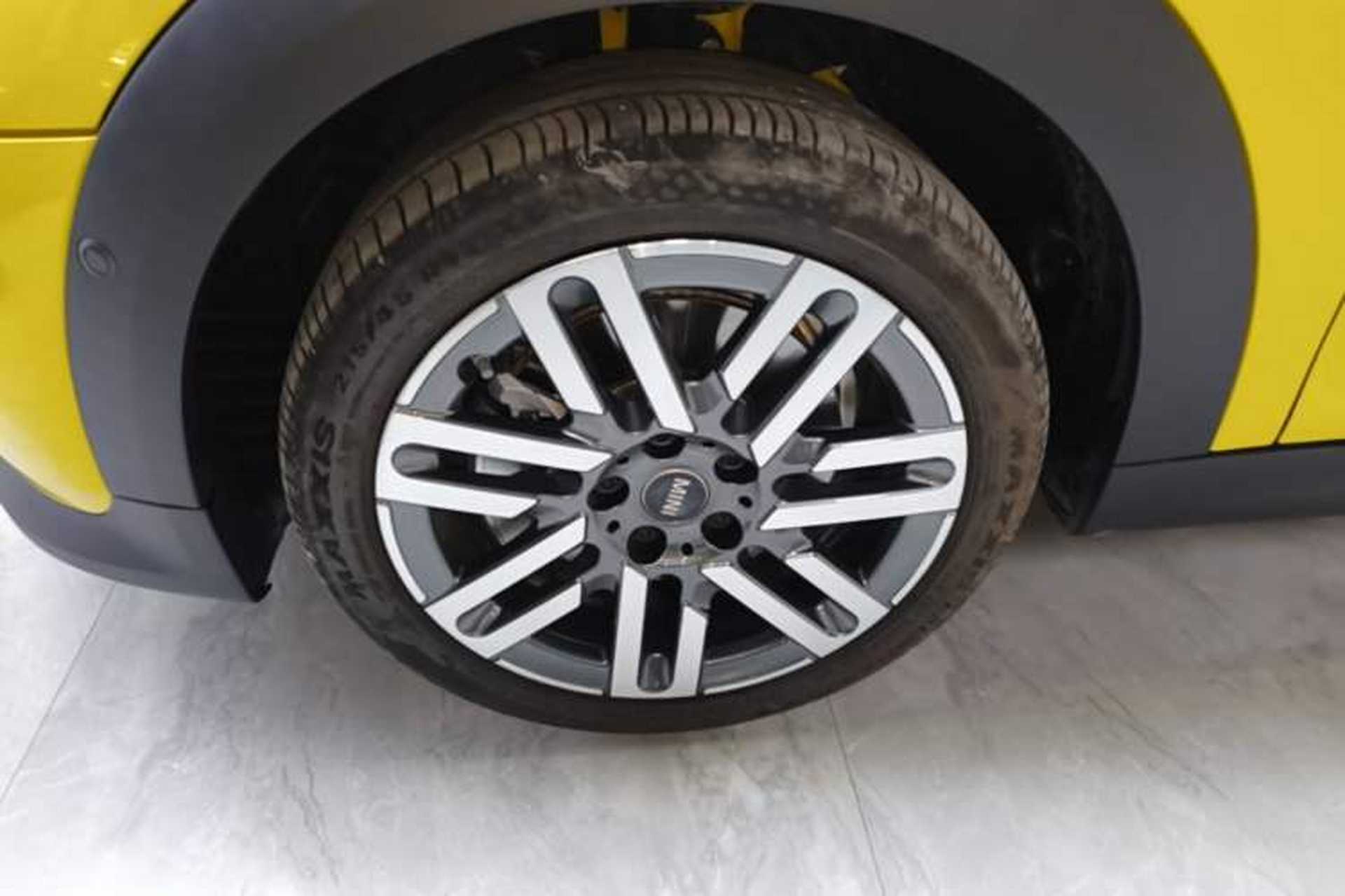 Used MINI 2025 1.5T COOPER Classic Edition Five-Door Version Left Front Wheel Hub