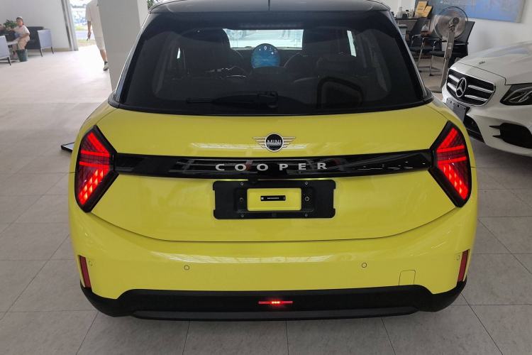 Used MINI 2025 1.5T COOPER Classic Edition Five-Door Version Rear