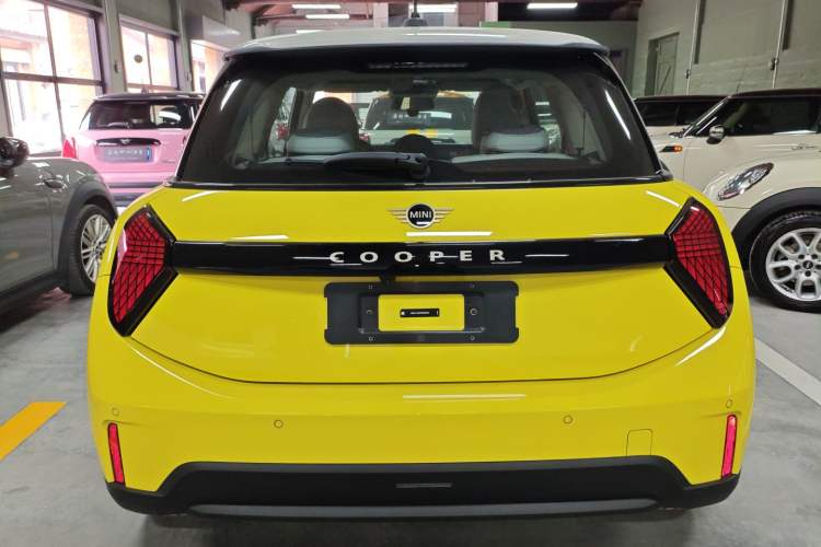 Used MINI 2025 1.5T COOPER Classic Edition Rear