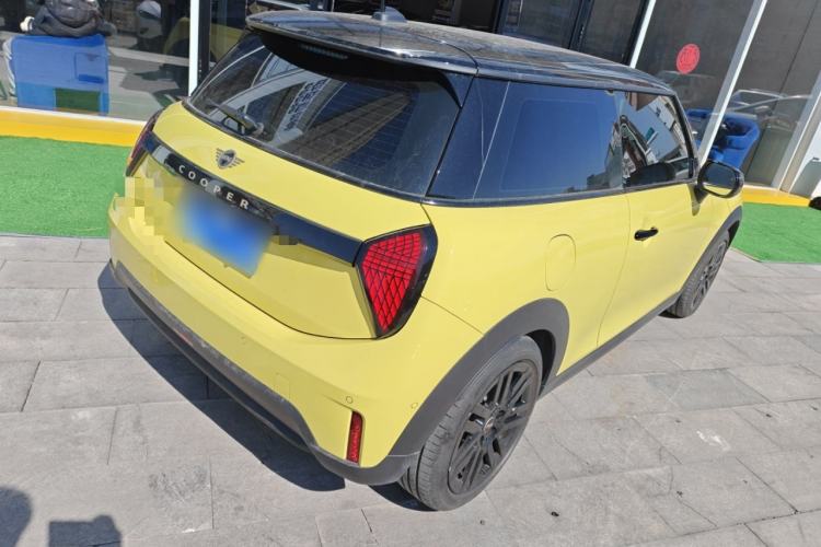 Used MINI 2025 1.5T COOPER Classic Edition Rear Right 45 Deg