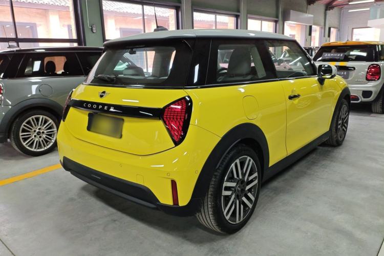 Used MINI 2025 1.5T COOPER Classic Edition Rear Right 45 Deg