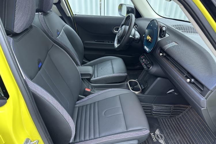 Used MINI 2025 1.5T COOPER Classic Edition Five-Door Version Right Front Seat